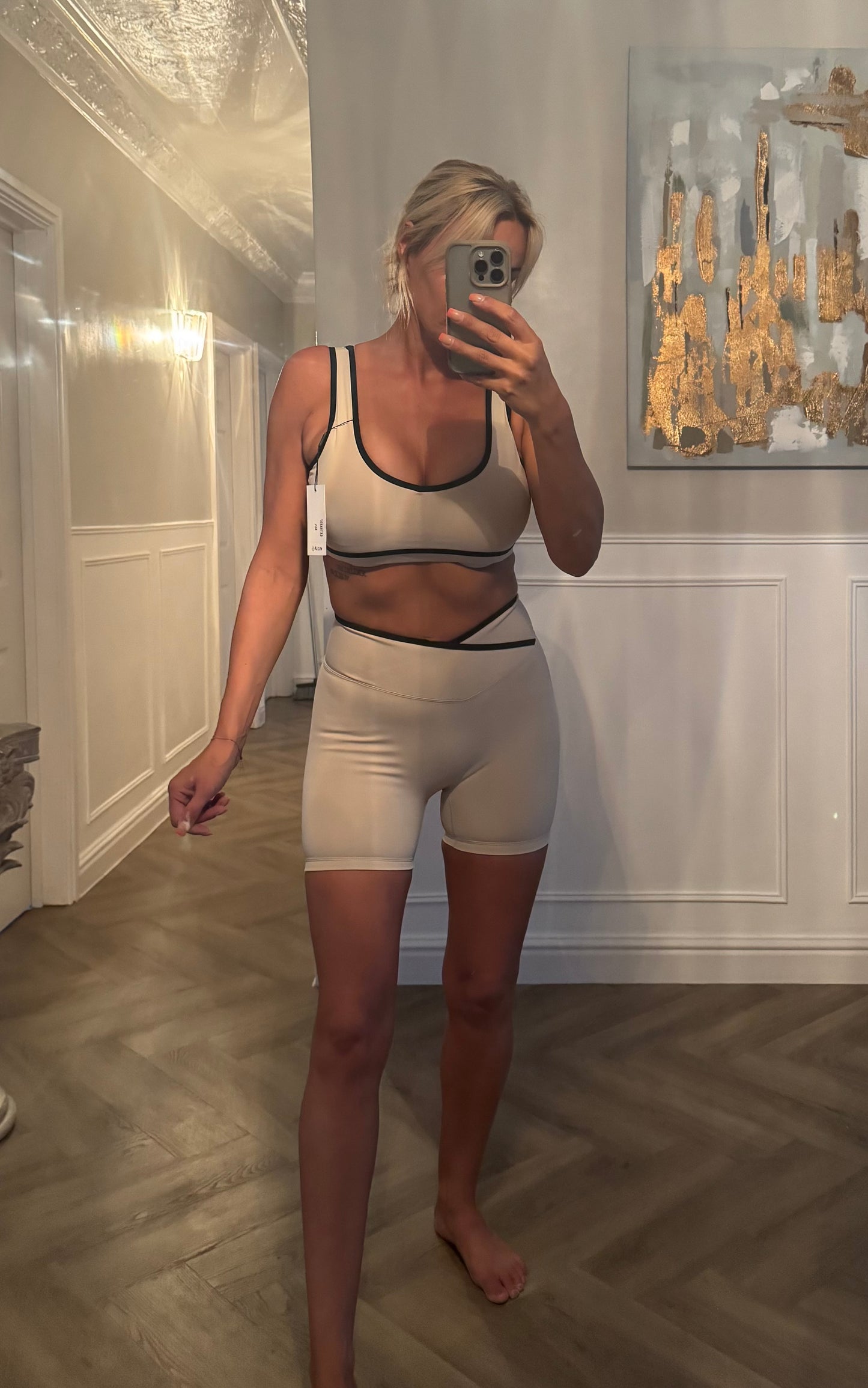 CONTRAST SCULPT CROP TOP AND SHORT GYM SET