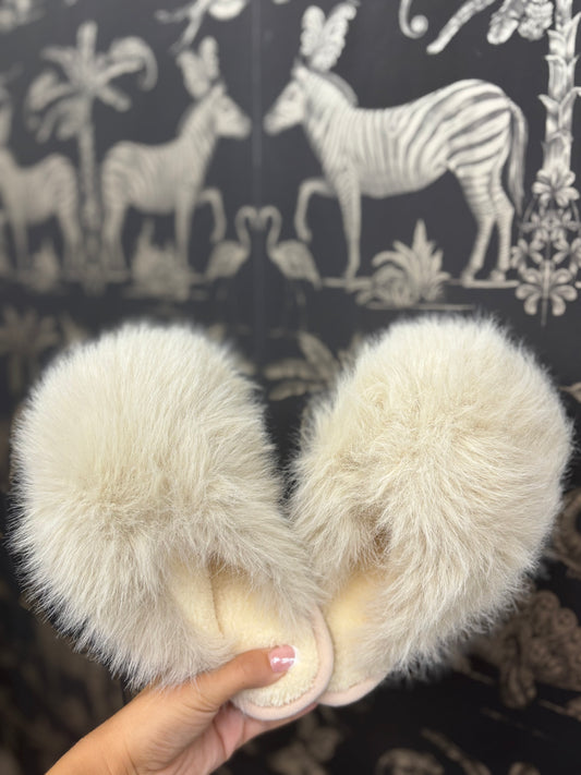 Fluffy faux fur slippers