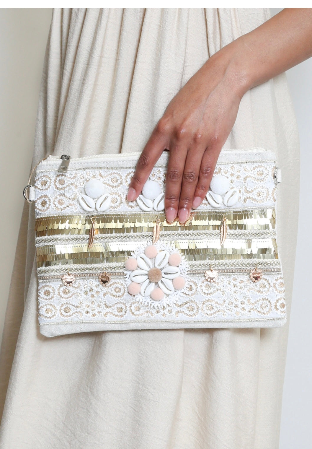 Woven clutch bags