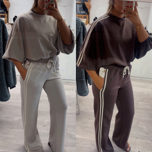 Striped wide leg joggers